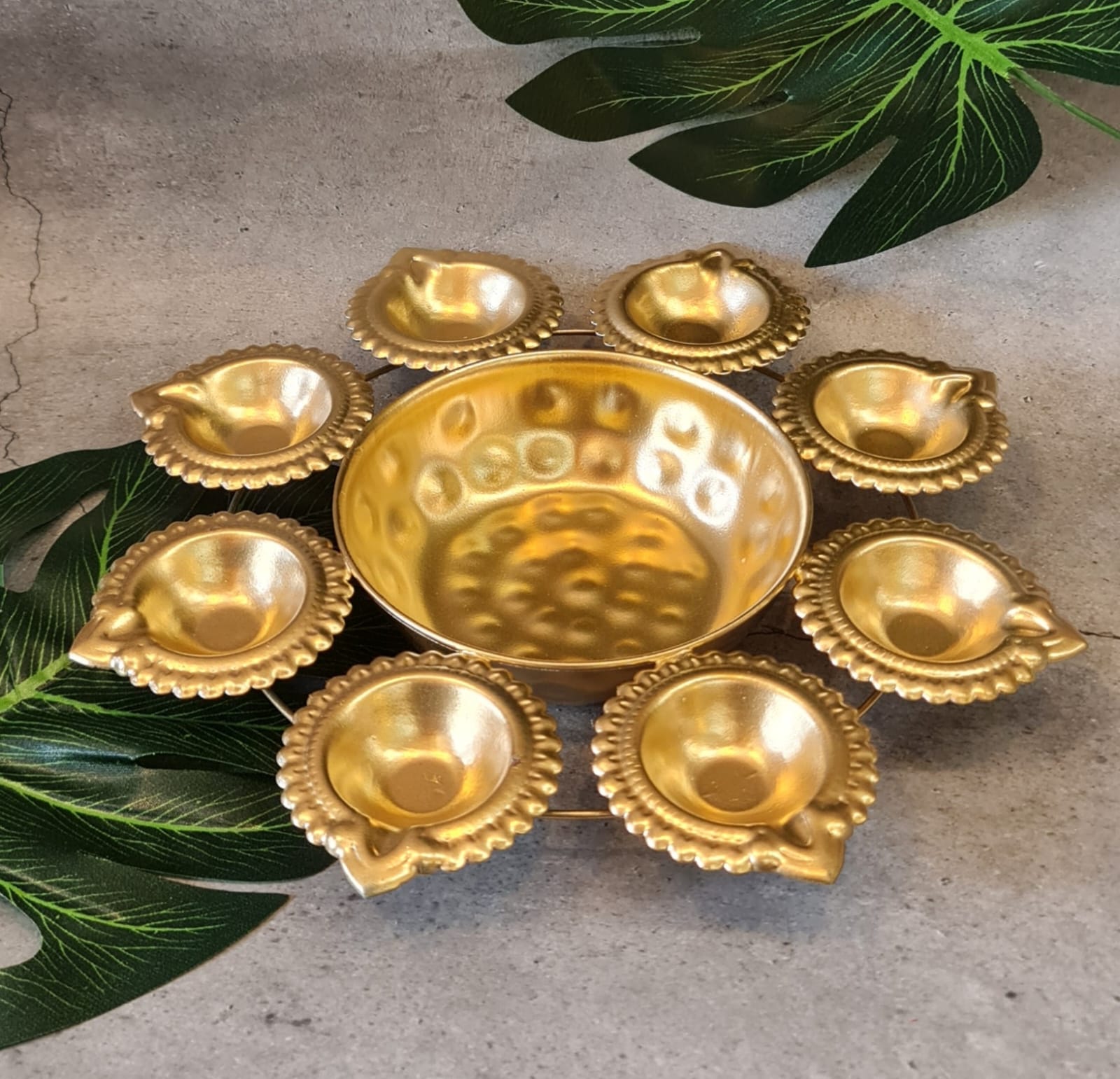 8 diya metal urli platter - 10 inch diameter,Modernartmart